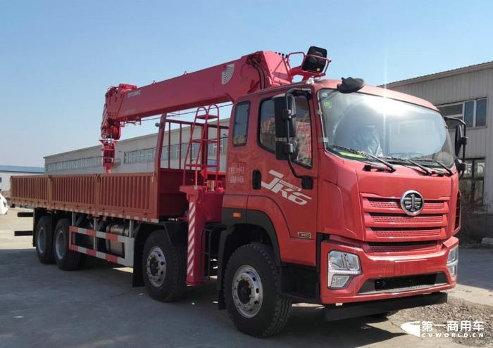 【第一商用車網 原創(chuàng)】在第370批新車申報公示中，共有30款產品掛解放牌商標，規(guī)模仍不算太大，但細看仍是亮點多多。