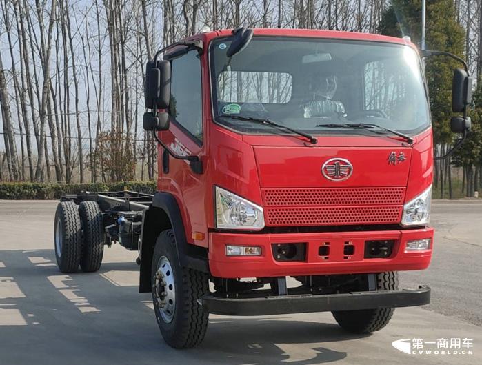 【第一商用車網 原創(chuàng)】在第370批新車申報公示中，共有30款產品掛解放牌商標，規(guī)模仍不算太大，但細看仍是亮點多多。