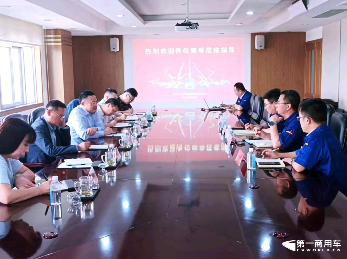 慶鈴汽車與徐工隨車簽署戰(zhàn)略合作協(xié)議1.png