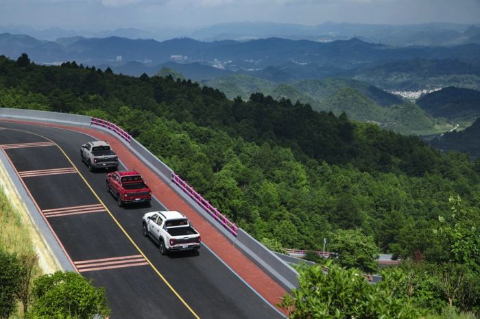 【第一商用車(chē)網(wǎng) 原創(chuàng)】“上汽大通所有皮卡車(chē)型都會(huì)是‘星際’系列中的一員，包括明年上市的GST也會(huì)成為‘星際’的組成部分。”這是上汽集團(tuán)副總裁藍(lán)青松，近日上汽大通MAXUS全新皮卡品牌“星際”發(fā)布會(huì)上表示。