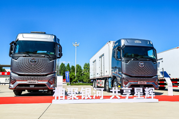 【第一商用車網(wǎng) 原創(chuàng)】8月29日，歐曼銀河星享會在北京超級卡車體驗中心正式成立。作為中國首個高端重卡客戶俱樂部，銀河星享會的成立將為用戶帶來什么？對市場有哪些深遠(yuǎn)意義？