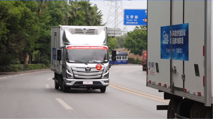 近日，以“拾光筑夢(mèng)·躍見未來”為主題的2023 第十屆醫(yī)藥物流行業(yè)年會(huì)在江蘇隆重舉辦。大會(huì)邀請(qǐng)行業(yè)專家學(xué)者、醫(yī)療機(jī)構(gòu)負(fù)責(zé)人、產(chǎn)業(yè)鏈上下游企業(yè)高層管理者，聚焦行業(yè)發(fā)展的共性需求與問題，深入研討醫(yī)藥供應(yīng)鏈發(fā)展趨勢及創(chuàng)新之道。歐馬可作為行業(yè)“冷鏈一哥”，攜全新一代歐馬可S1智盈版冷藏車亮相本次活動(dòng)，以行業(yè)領(lǐng)先的優(yōu)質(zhì)產(chǎn)品，為醫(yī)藥運(yùn)輸領(lǐng)域的高質(zhì)量發(fā)展提供裝備解決方案。