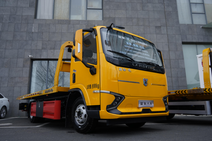 濰柴新能源商用車(chē)推出清障車(chē)新品.png