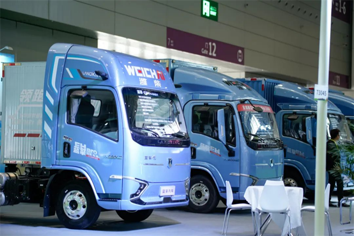 2024年3月7日，2024深圳國際商用車生態(tài)博覽會暨國際卡車文化節(jié)在深圳國際會展中心盛大開幕，濰柴藍擎汽車攜手四款爆款新能源產(chǎn)品重磅亮相車展。