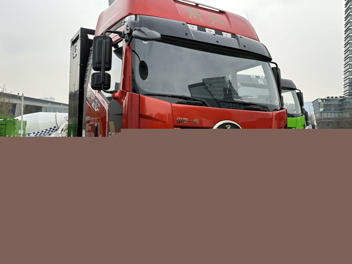 J6P充換一體牽引車.jpg
