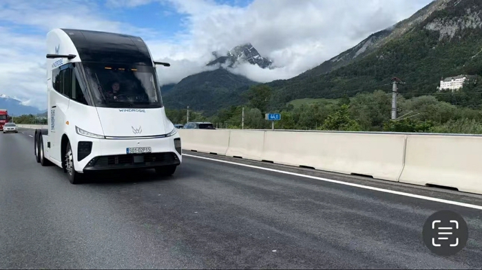 葦渡純電重卡完成3100km橫跨歐洲路測(cè)13.jpg