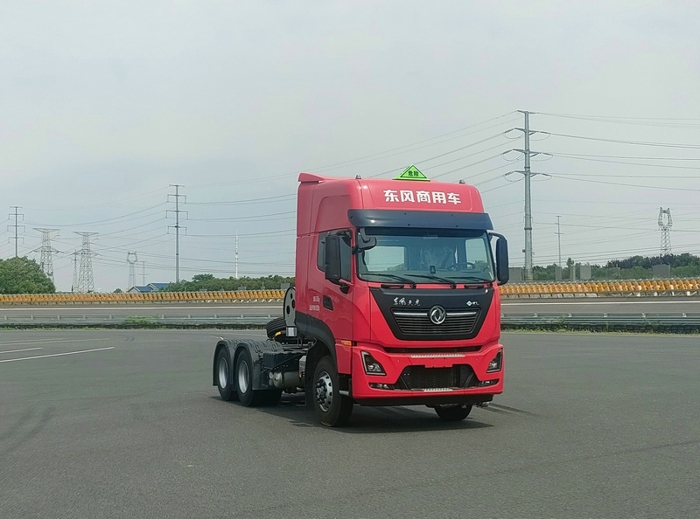 東風商用車危險品牽引車天然氣.jpg