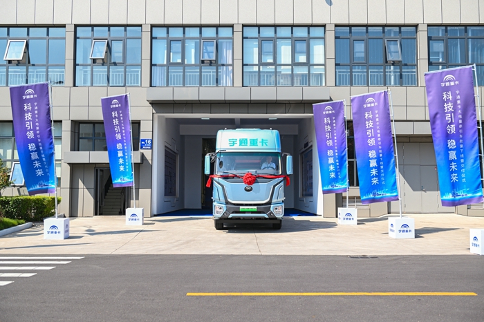 【第一商用車網(wǎng) 原創(chuàng)】新能源重卡市場井噴之下，行業(yè)不斷有大事件發(fā)生。