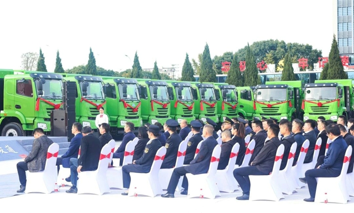 開(kāi)沃集團(tuán)向吳興區(qū)成功交付新能源車(chē)輛！3.jpg