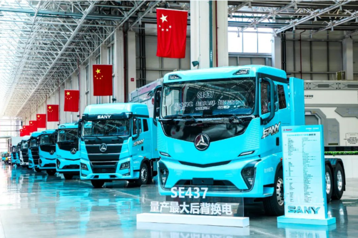 【第一商用車網(wǎng) 原創(chuàng)】2024年的最后一個月，新能源牽引車?yán)^續(xù)狂飆。
