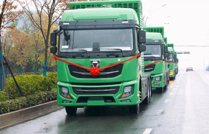 【第一商用車網(wǎng) 原創(chuàng)】2024年的最后一個月，新能源牽引車?yán)^續(xù)狂飆。