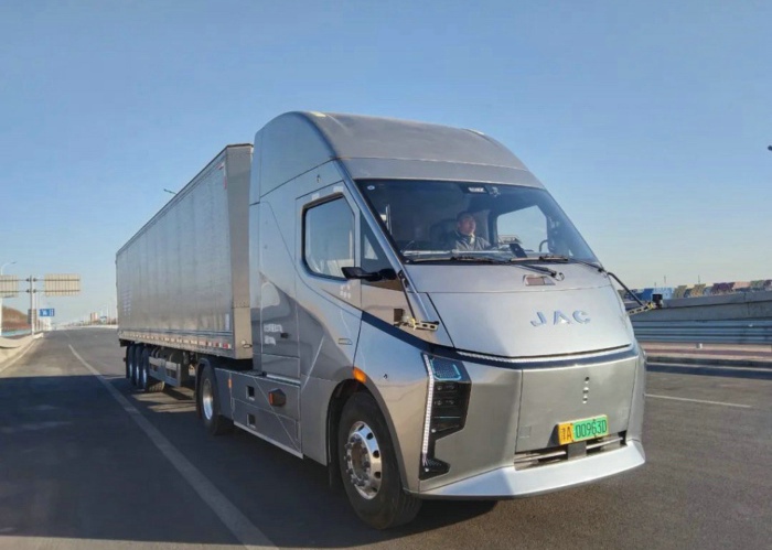 Deepway深向換電牽引車(chē).jpg