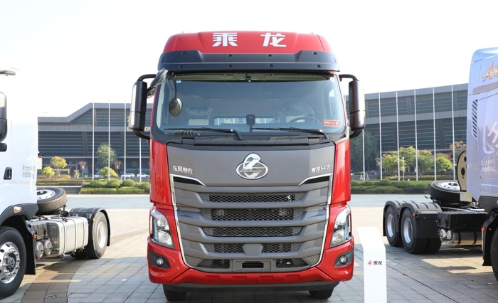 乘龍H7 4×2港口牽引車1.jpg