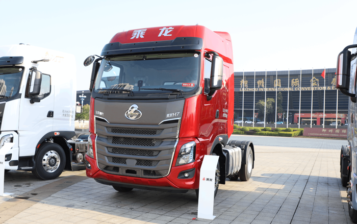 乘龍H7 4×2港口牽引車3.png