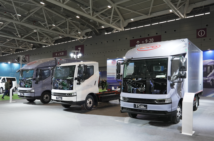 比亞迪2025款輕卡T5矩陣亮相深圳國際商用車生態(tài)博覽會1.png