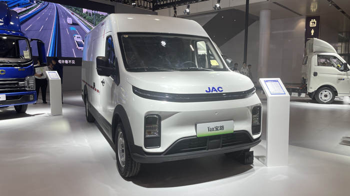 城配物流車怎么選？江淮1卡深圳車展教你撥開云霧1.png