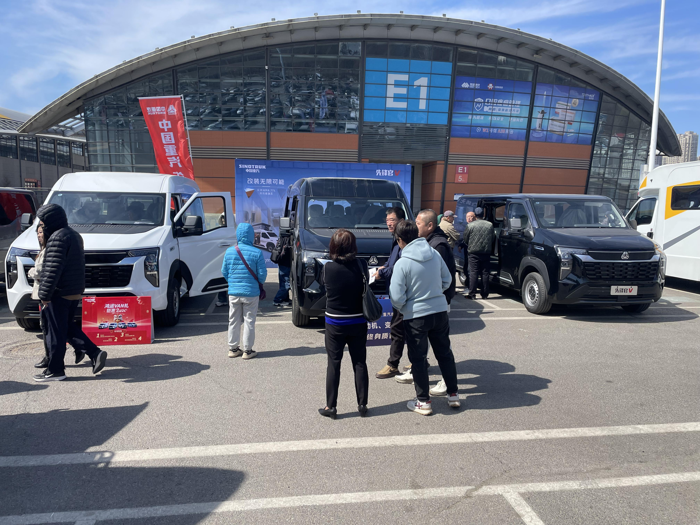 中國重汽輕型汽車強勢登陸三大房車展，演繹移動生活新風(fēng)尚2.png