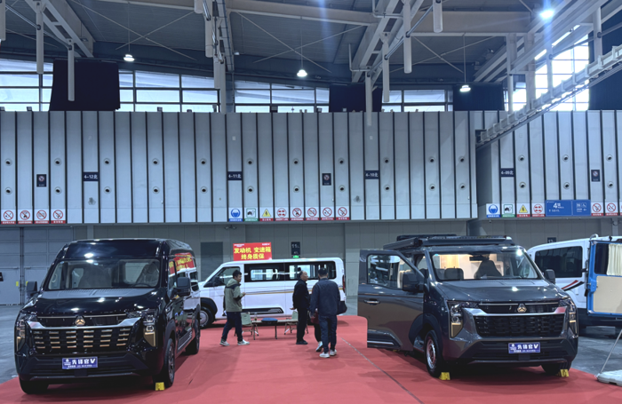 中國重汽輕型汽車強勢登陸三大房車展，演繹移動生活新風(fēng)尚4.png