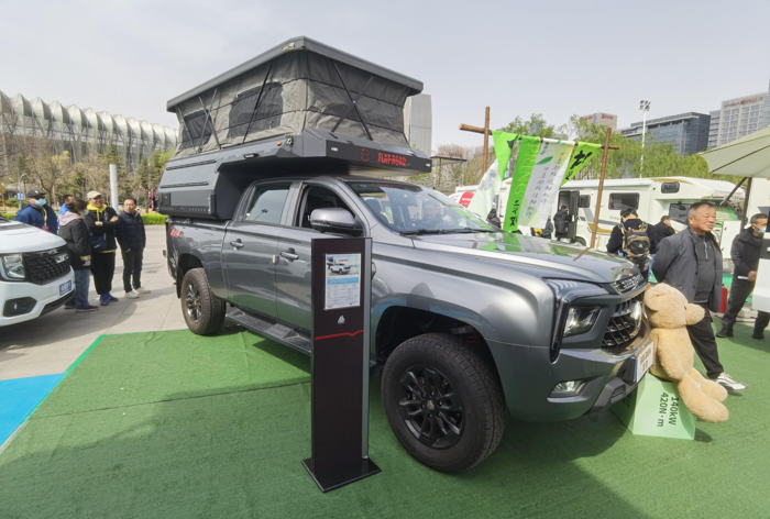 中國重汽輕型汽車強勢登陸三大房車展，演繹移動生活新風(fēng)尚6.png
