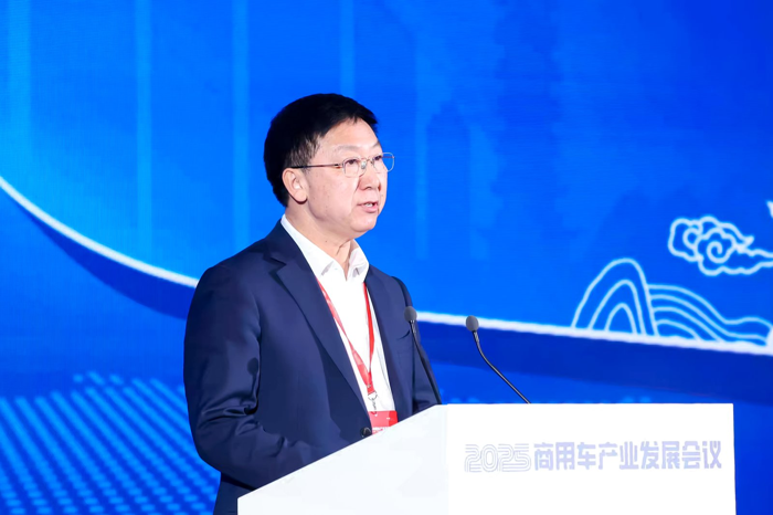 付炳鋒：從產(chǎn)品輸出向體系共建轉(zhuǎn)型，提升中國商用車國際競爭力.png