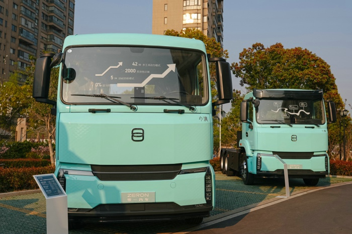 零一小滿純電牽引車2.jpg