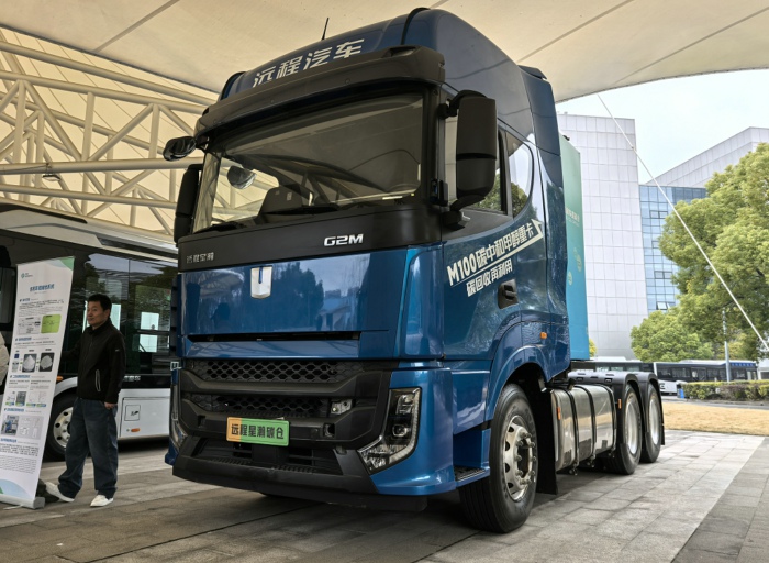 遠(yuǎn)程甲醇牽引車2.jpg