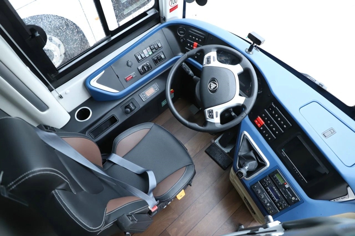 福田歐輝30輛BJ6112高品質客車批量交付新疆海月國際8.jpg