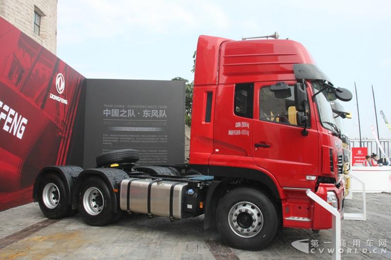 東風(fēng)天龍6X4牽引車(chē)