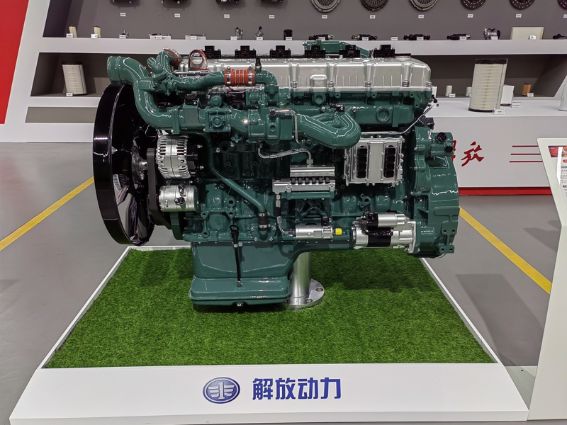 解放動(dòng)力CA6SM3-E6系列燃?xì)鈾C(jī)，排量12.52升，功率覆蓋350-470馬力